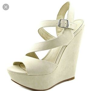 🌻Steve Madden Wedges